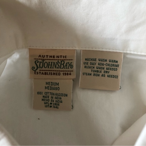 🆕 St. John’s Bay White Shirt - Picture 5 of 6
